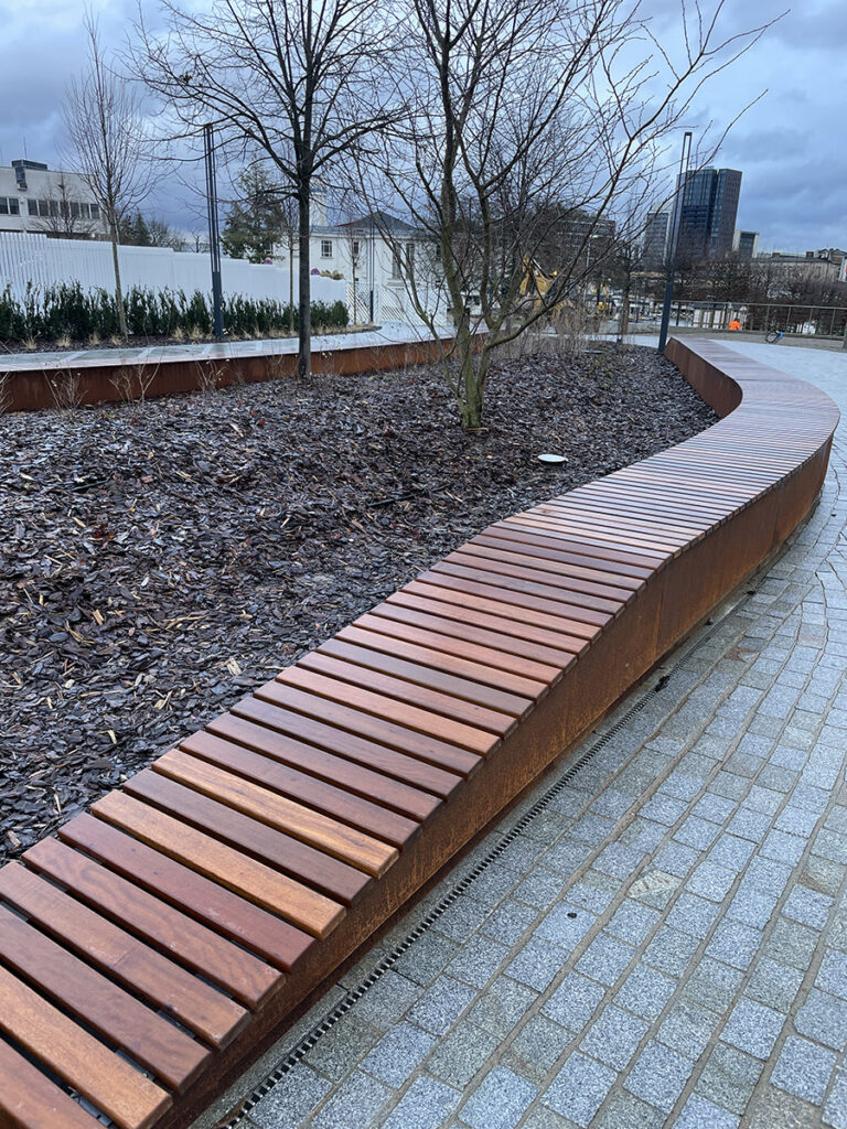 Lawka Corten Z Drewnem Poznan - cortena.pl